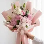 دسته گل لی‌لی رز و پیونی کد 2047